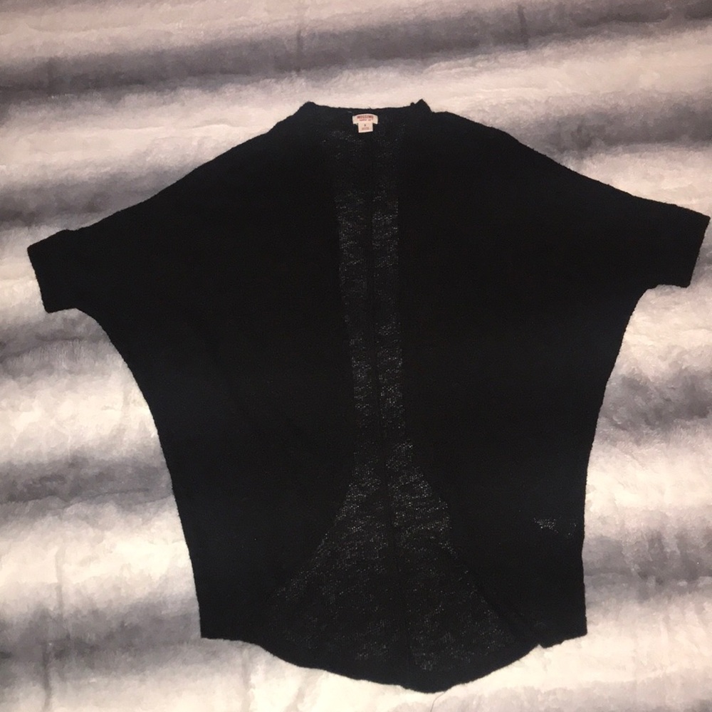 NWOT Black  Cacoon Elbow Length Light  Cardigan